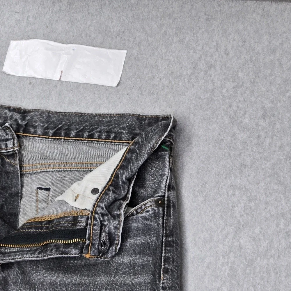 Levis *please carefully